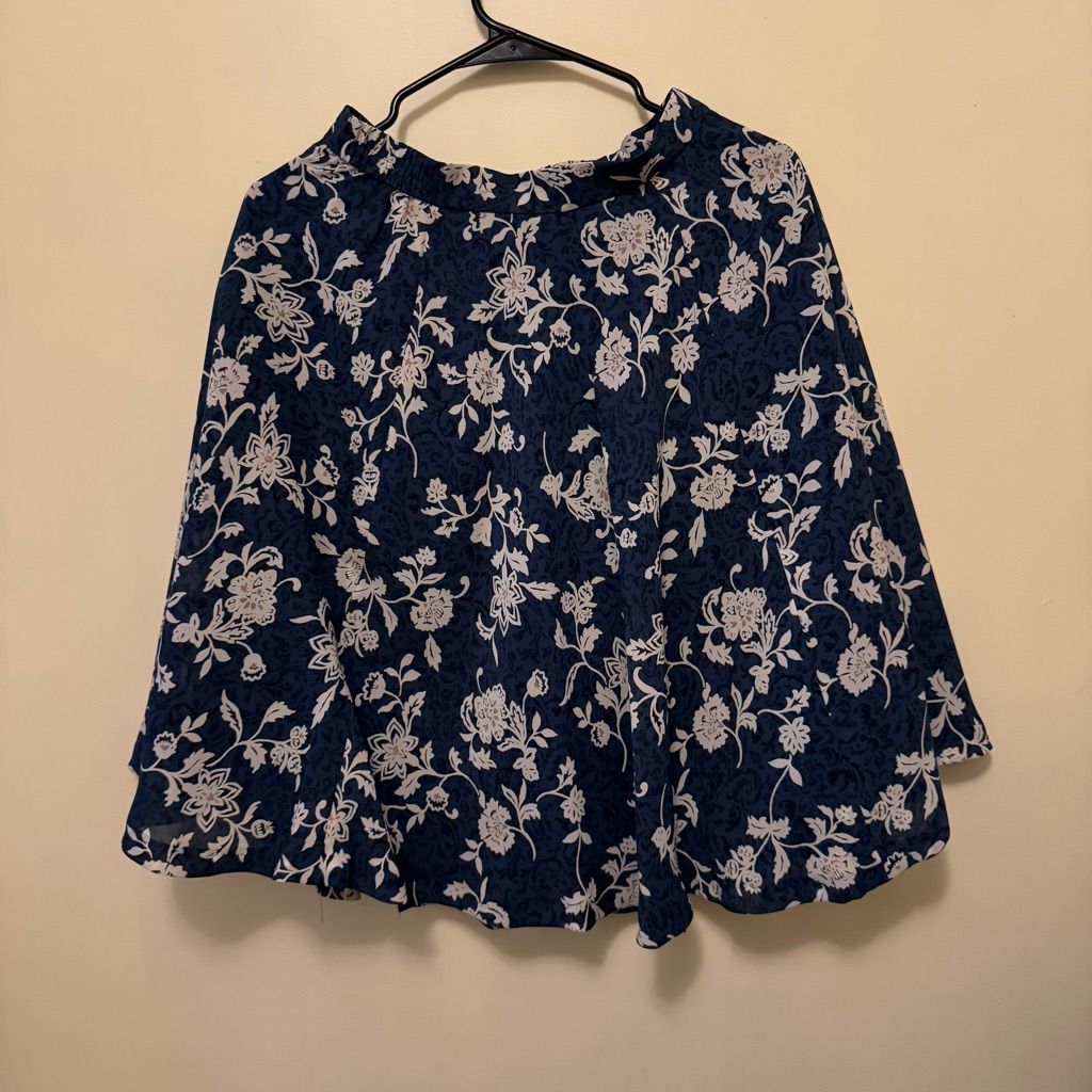 Japanese Brand Garon De Gris Blue Floral Skirt Japanese Brand Garon De Gris Blue Floral Skirt